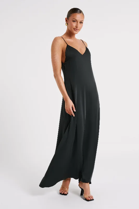 beatrice-flowy-maxi-dress-black