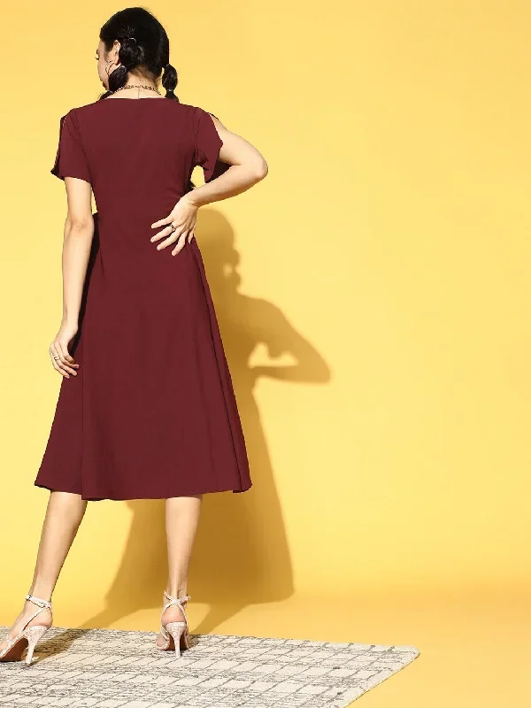 dr888mr-berrylush-women-maroon-solid-wrap-midi-dress