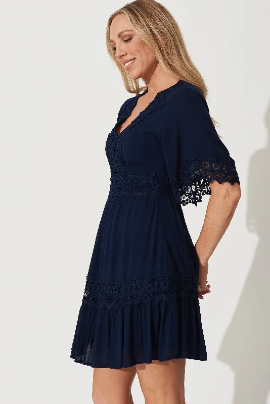 macca-dress-in-navy