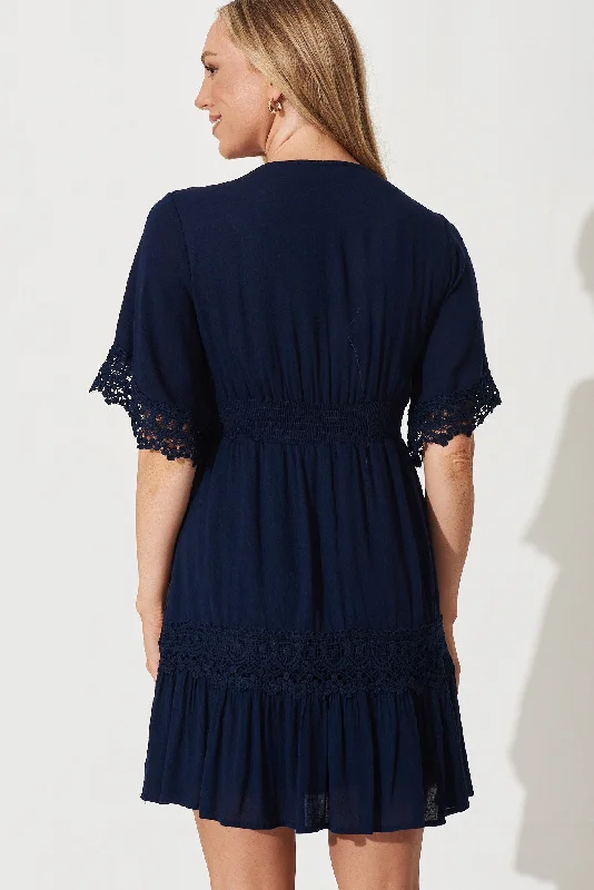 macca-dress-in-navy