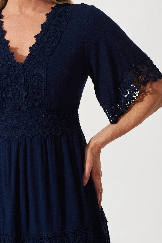 macca-dress-in-navy